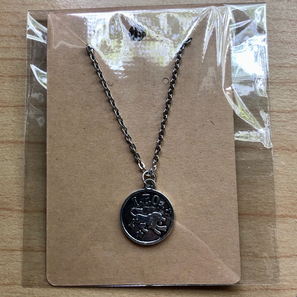 NWT Handmade Leo Zodiac Antique Silver Coin Necklace - Picture 3 of 8
